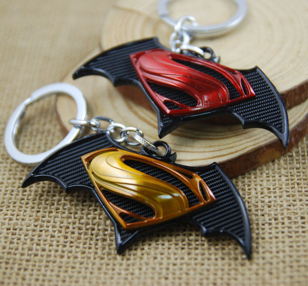 Superman vs Batman Keychain - Amazingly Wow