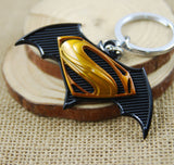 Superman vs Batman Keychain - Amazingly Wow